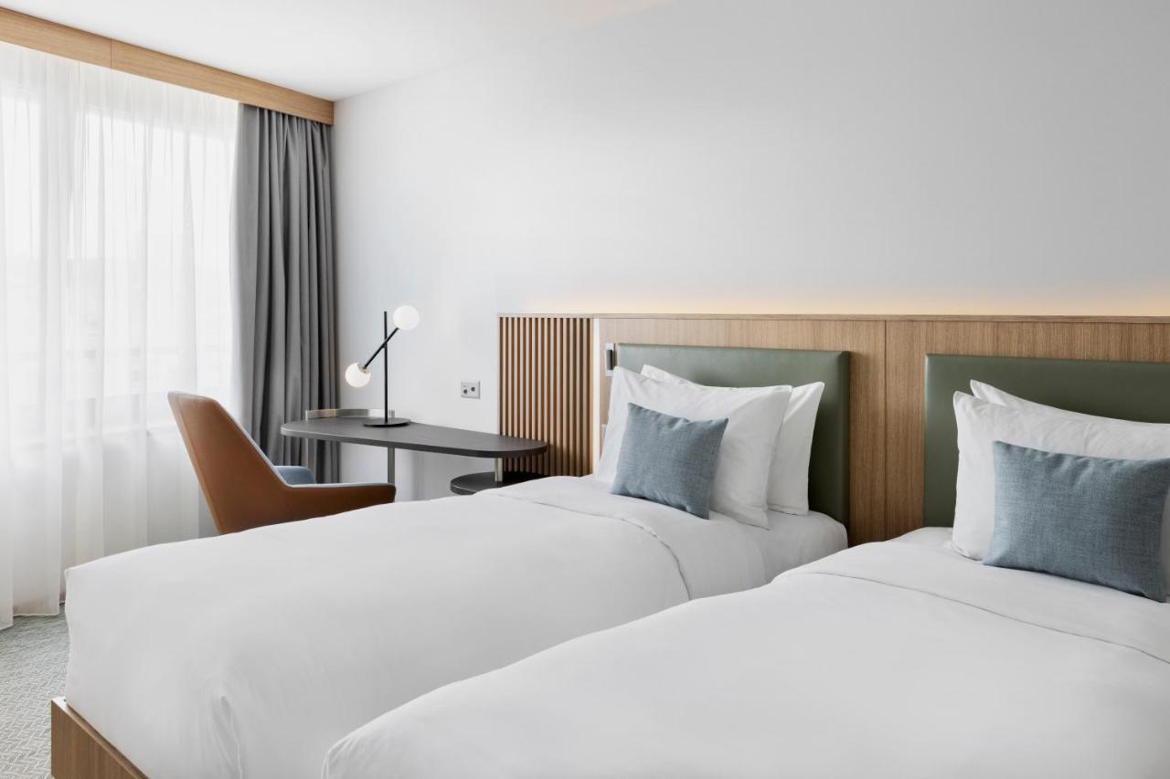 Courtyard By Marriott Biel Bienne Hotel Exterior foto