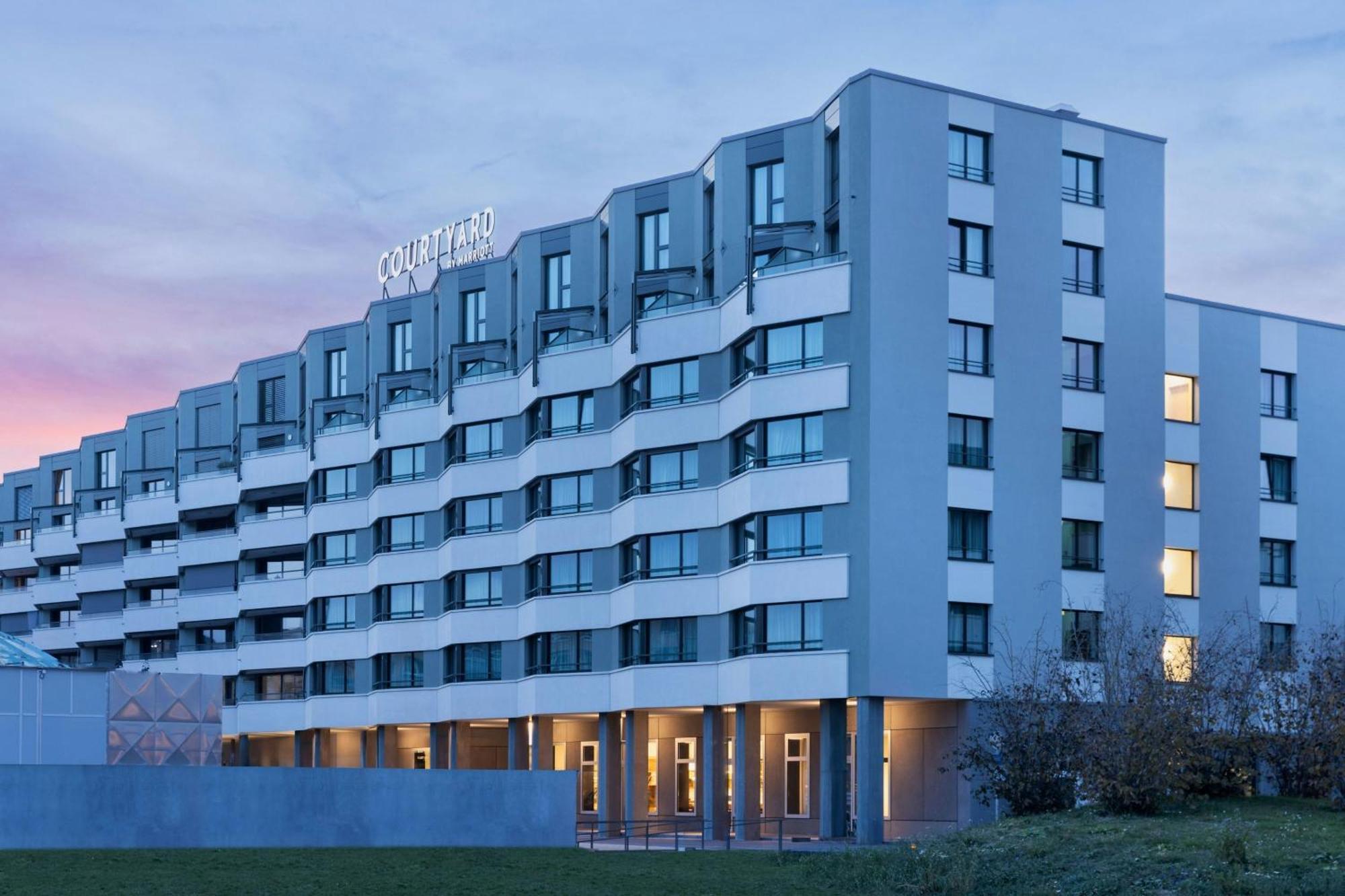 Courtyard By Marriott Biel Bienne Hotel Exterior foto