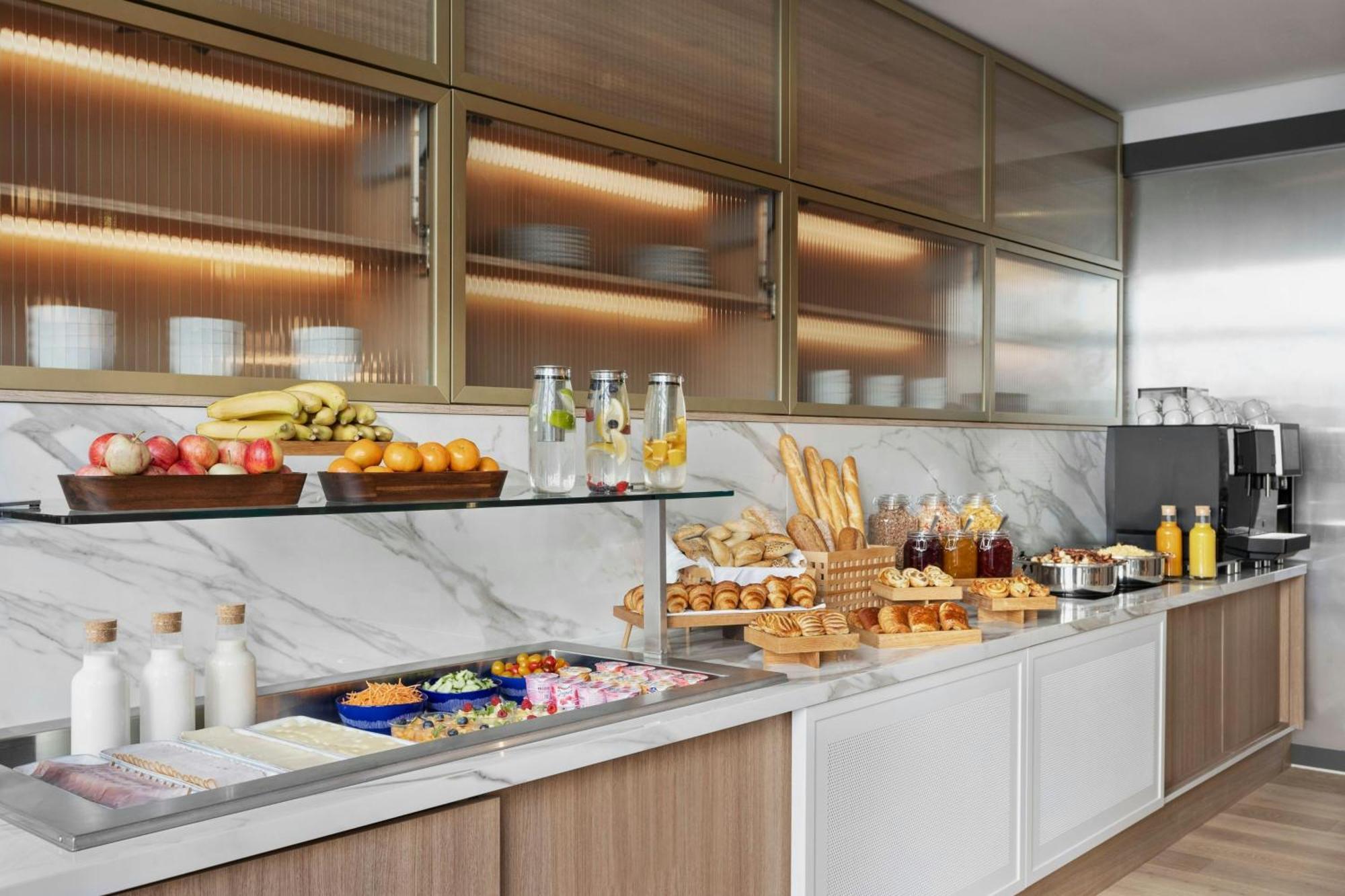 Courtyard By Marriott Biel Bienne Hotel Exterior foto