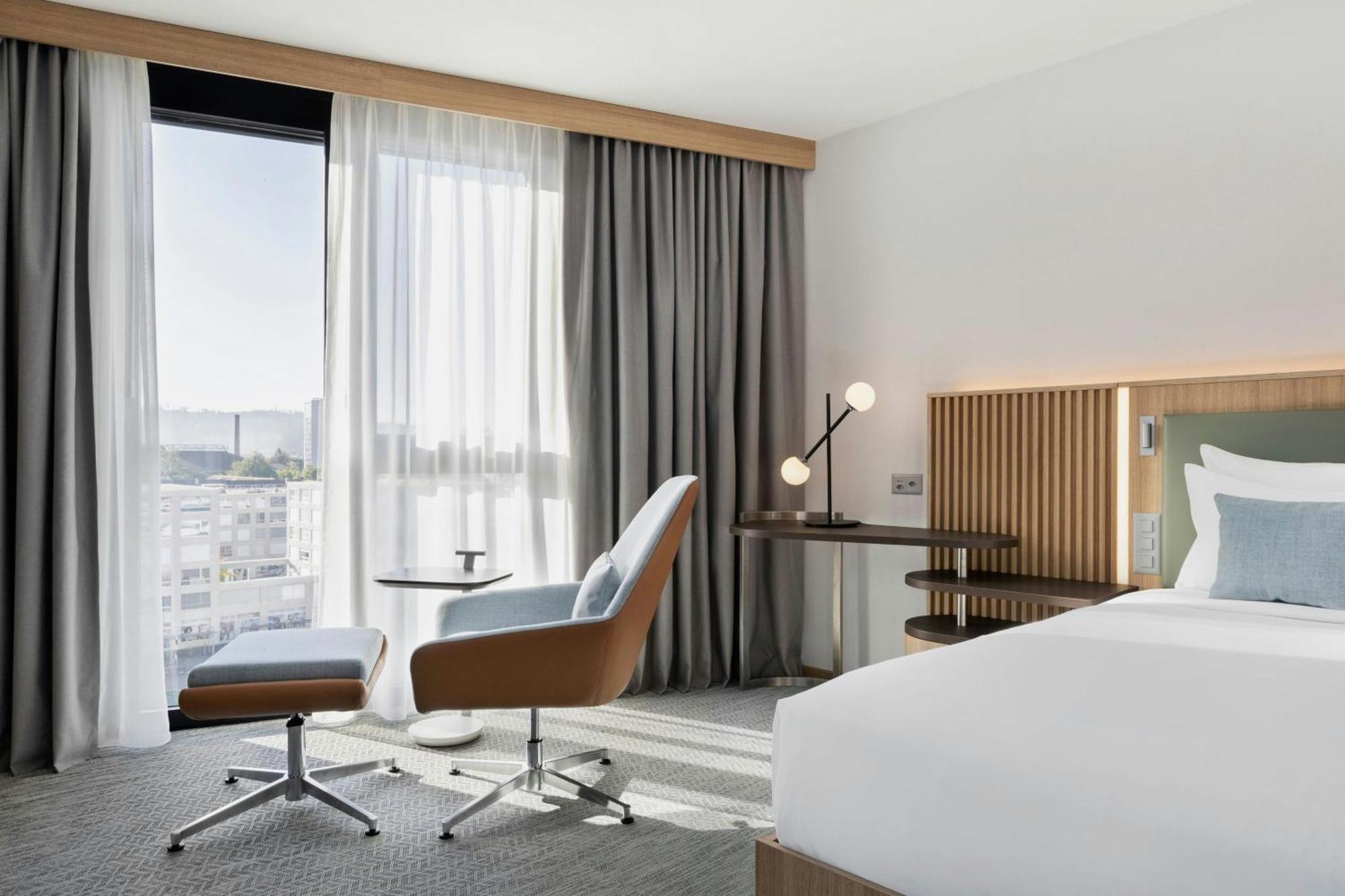 Courtyard By Marriott Biel Bienne Hotel Exterior foto