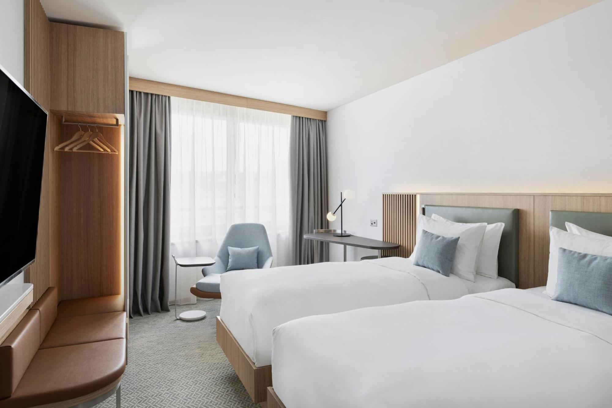 Courtyard By Marriott Biel Bienne Hotel Exterior foto