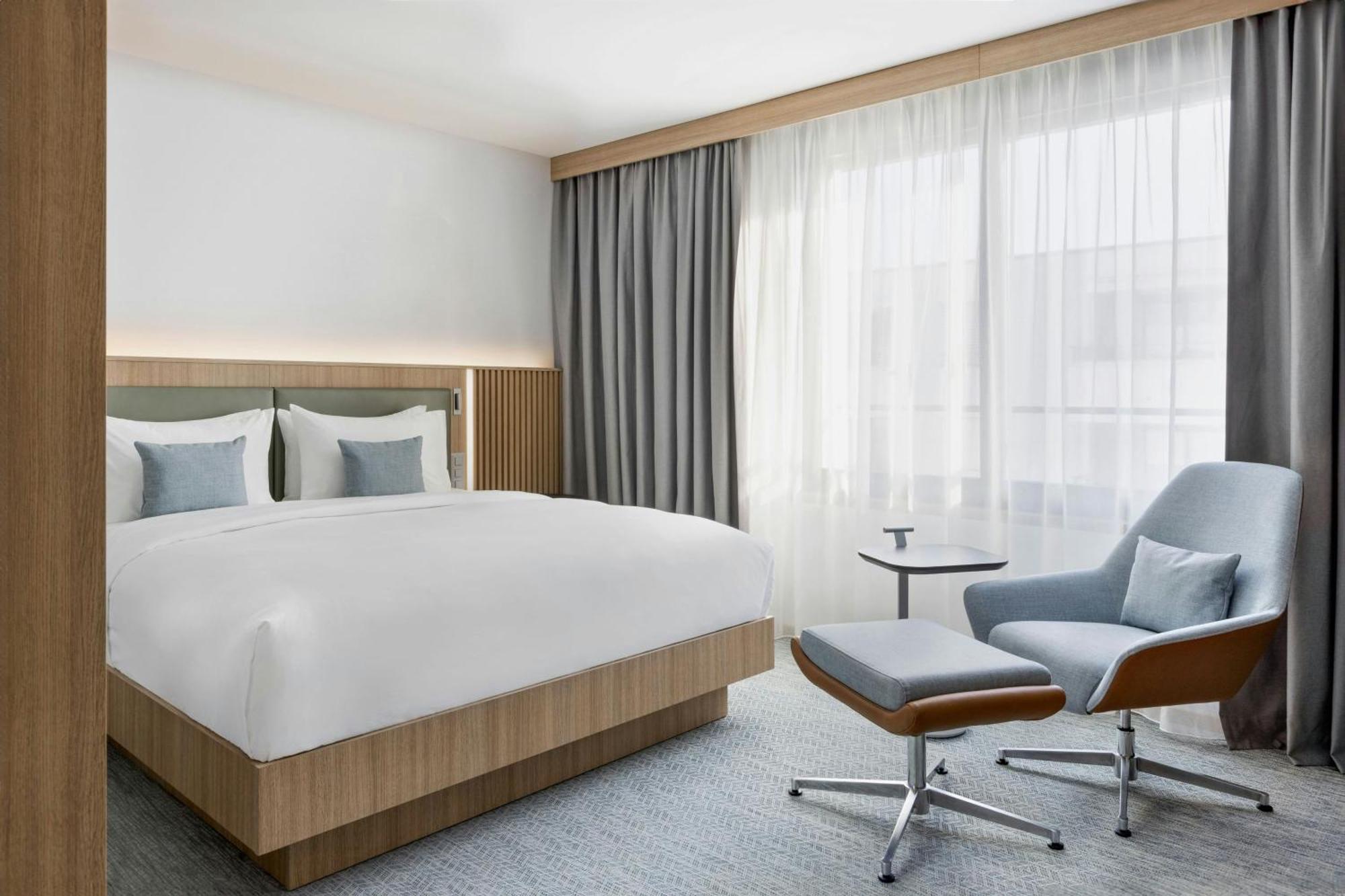 Courtyard By Marriott Biel Bienne Hotel Exterior foto