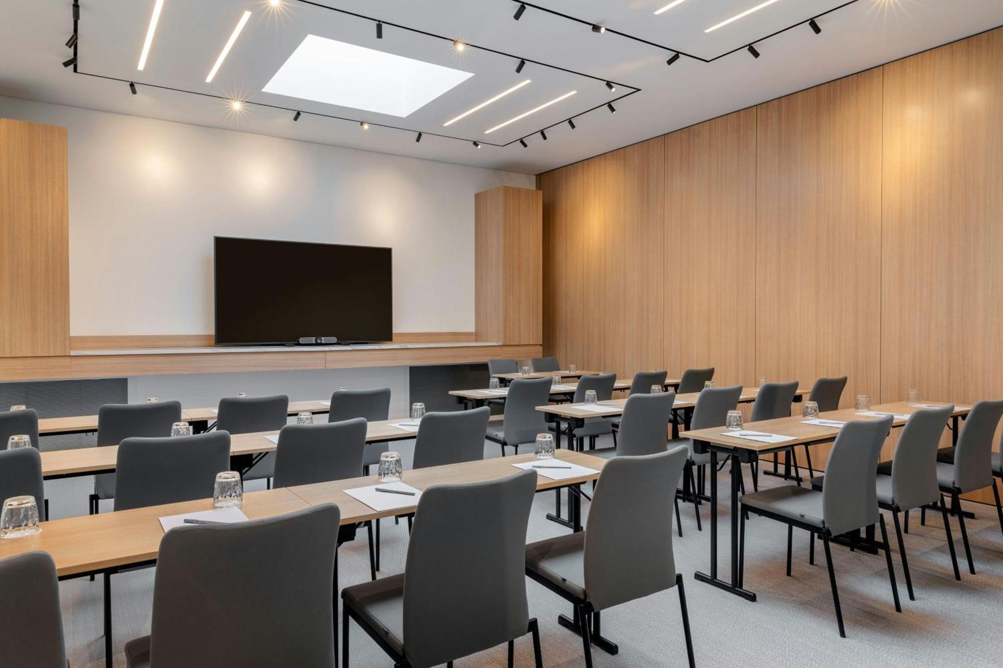 Courtyard By Marriott Biel Bienne Hotel Exterior foto