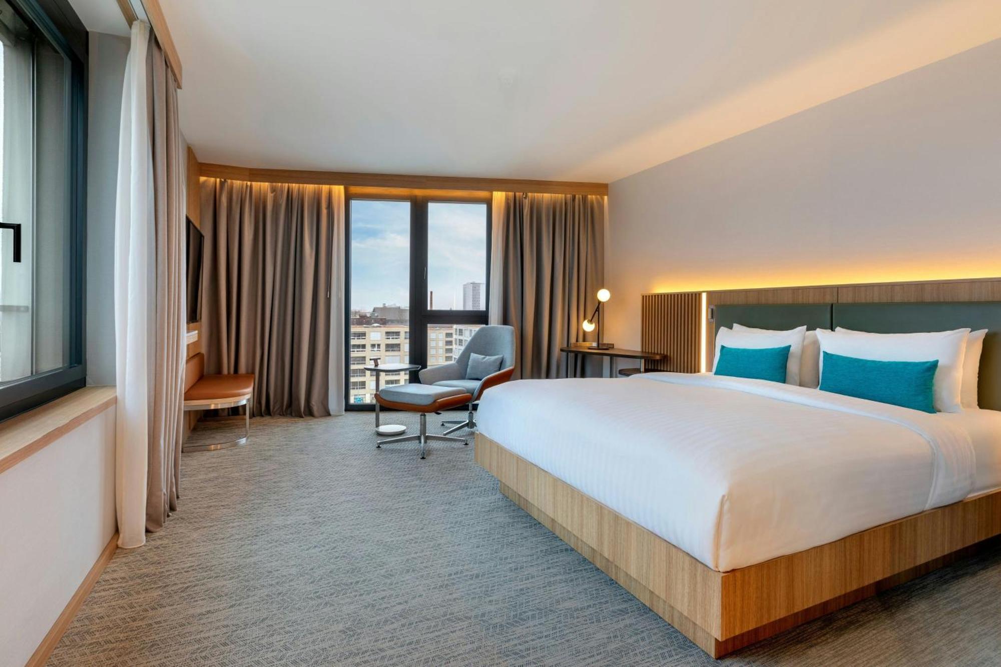 Courtyard By Marriott Biel Bienne Hotel Exterior foto